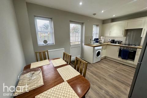 3 bedroom apartment to rent, Macleod Road, LONDON