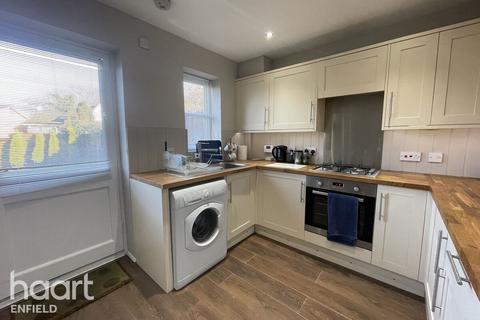 3 bedroom apartment to rent, Macleod Road, LONDON