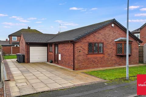 3 bedroom detached bungalow for sale - Rushmoor Close, Irlam, M44