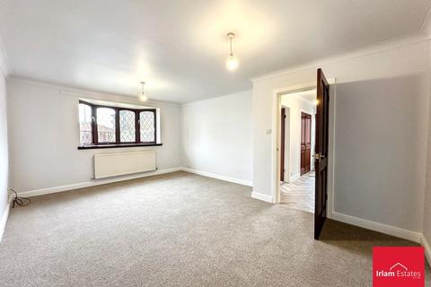 undefined, Rushmoor Close, Irlam, M44
