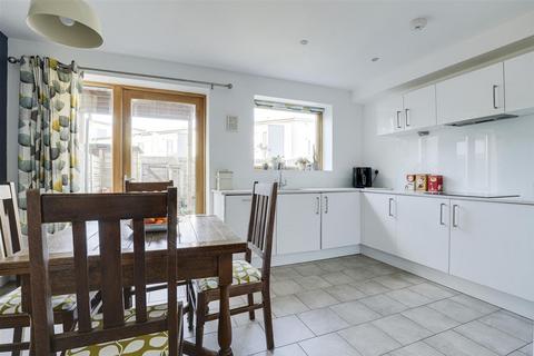 3 bedroom terraced house for sale, Hunter Street, Nottingham NG2