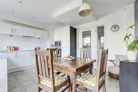 3 bedroom terraced house for sale, Hunter Street, Nottingham NG2