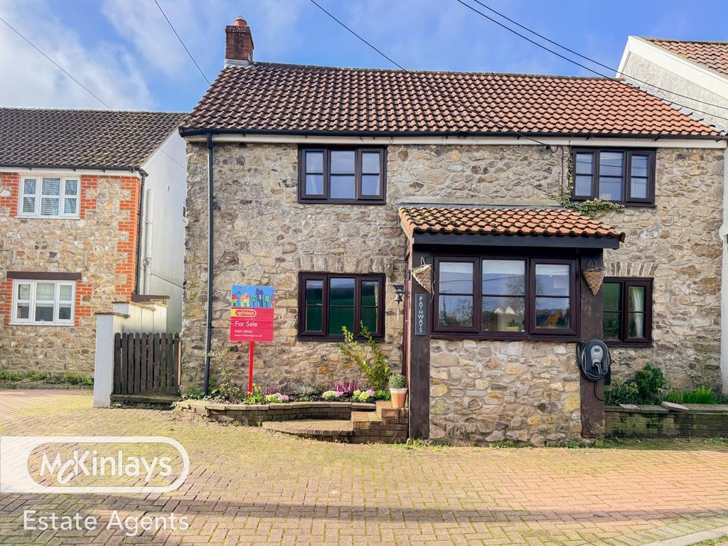 Charming 3-Bedroom 18th Century Village Cottage w