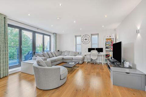 2 bedroom flat for sale, Bickley Park Road, Bromley, Kent, BR1