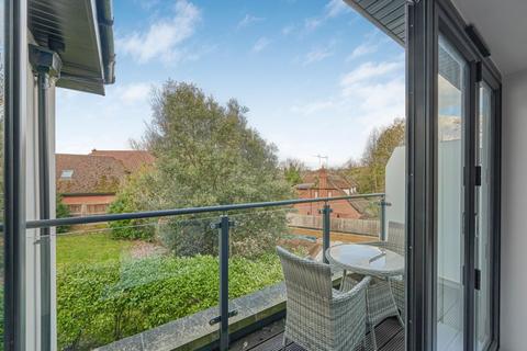 2 bedroom flat for sale, Bickley Park Road, Bromley, Kent, BR1