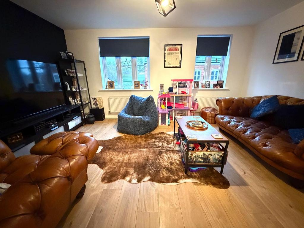 Family Room.jpeg