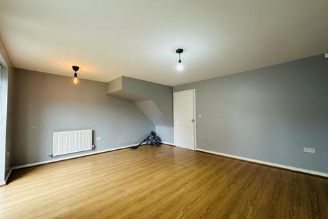 3 bedroom house to rent, Sargasso Lane, Bermuda Road, CV10 7GJ