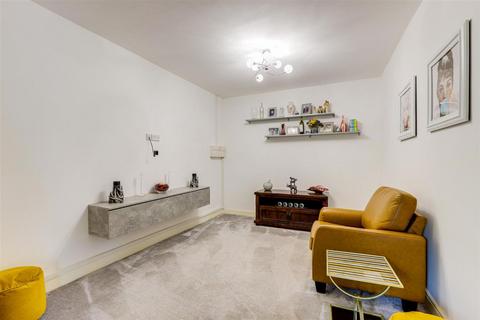 4 bedroom detached house for sale, Airfield Way, Nottingham NG15