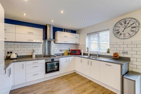 4 bedroom detached house for sale, Airfield Way, Nottingham NG15