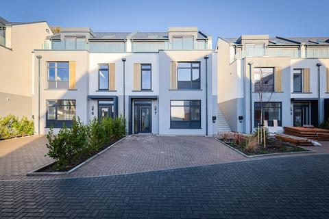 undefined, Les Bas Courtils Road, St Sampson's, Guernsey, GY2