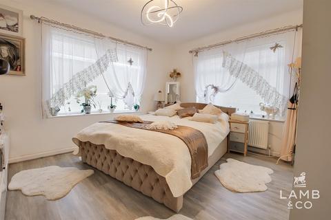 2 bedroom semi-detached bungalow for sale, Burrs Road, Clacton-On-Sea CO15
