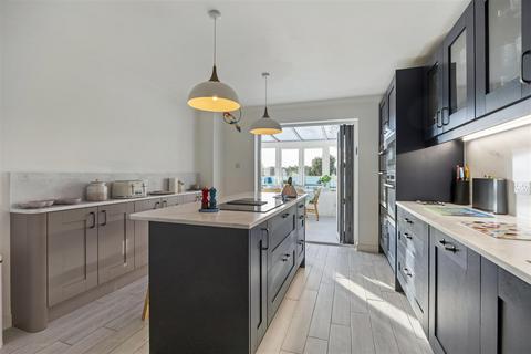 5 bedroom detached house for sale, New Barn Lane, Cheltenham