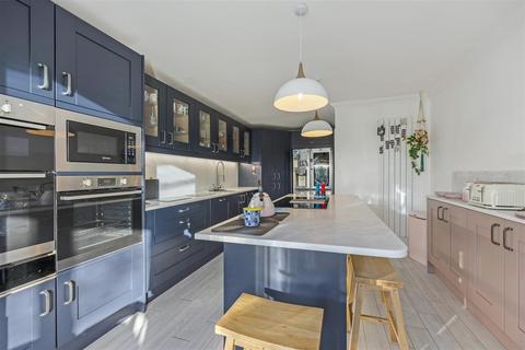 5 bedroom detached house for sale, New Barn Lane, Cheltenham