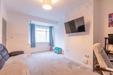 2 bedroom end of terrace house for sale, Hillside Road, Bingley, West Yorkshire, BD16