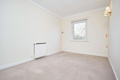 1 bedroom retirement property to rent, 22 Haldenby Court, West End HU14