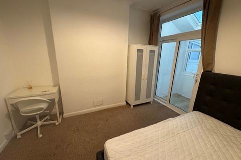 1 bedroom in a house share to rent, 280 Whitchurch Road, Cardiff, CF14