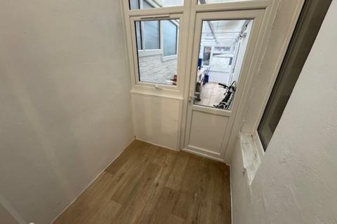 1 bedroom in a house share to rent, 280 Whitchurch Road, Cardiff, CF14