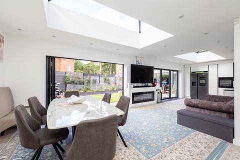 undefined, Metcalfe Avenue, Carshalton SM5