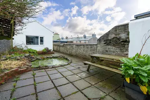 3 bedroom terraced house for sale, 12, Victoria Avenue, Onchan