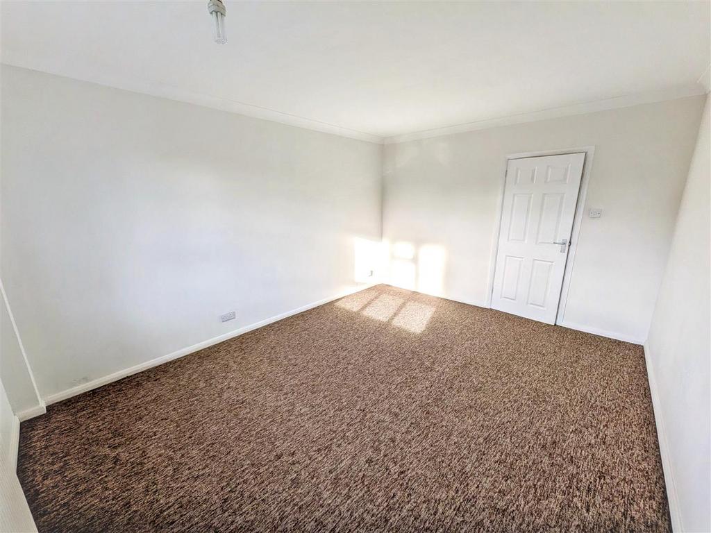 Bedroom 1 new.jpg
