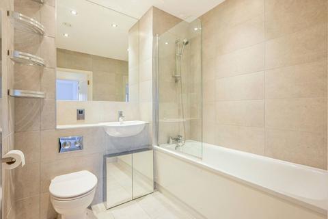 2 bedroom flat to rent, Bodiam Court, Walthamstow, London, E17