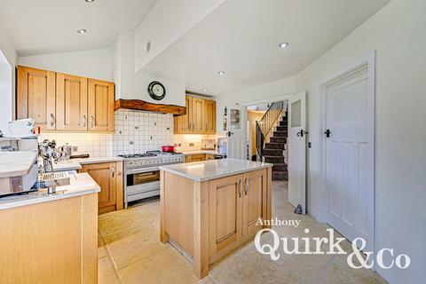 4 bedroom detached house for sale, Hannett Road, Canvey Island, SS8