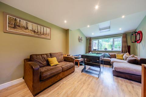 undefined, Oakridge,  Basingstoke,  RG21