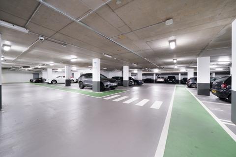 2 bedroom flat to rent, Kidaerpore Avenue, London NW3