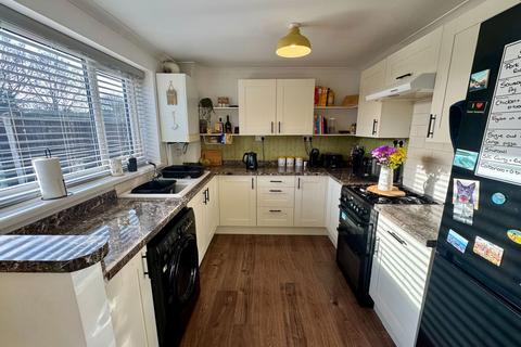 3 bedroom terraced house for sale, Oversetts Court, Swadlincote DE11