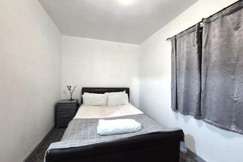 1 bedroom property to rent, Radnor House, 1272 London Road, London