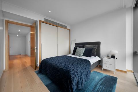 2 bedroom flat to rent, Hertsmere Road, London