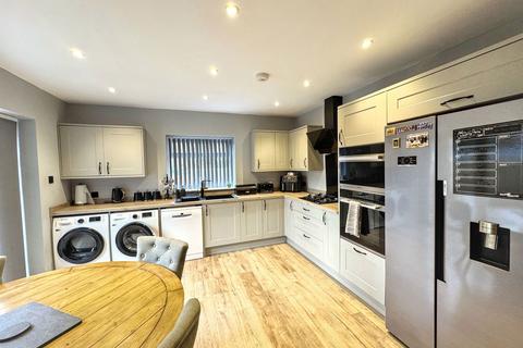 3 bedroom detached bungalow for sale, Troon Way, Abergele, Conwy, LL22 7TY