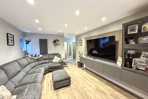 3 bedroom detached bungalow for sale, Troon Way, Abergele, Conwy, LL22 7TY