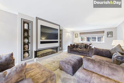 4 bedroom detached house for sale, Kenderdine Close, Stafford ST17