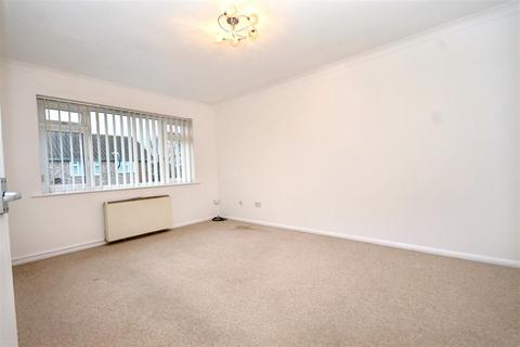 2 bedroom maisonette for sale, Oxendean Gardens, Eastbourne