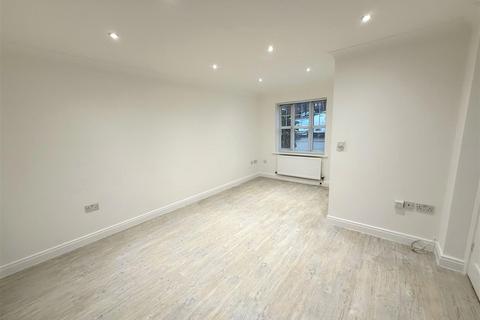 3 bedroom terraced house to rent, Arlington Green, Mill Hill, NW7