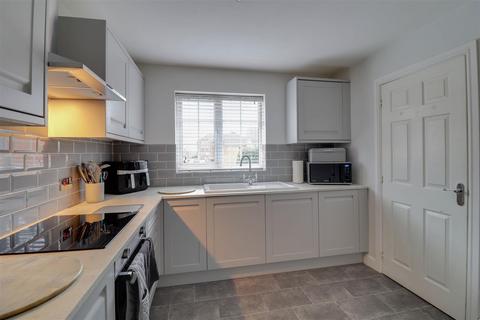 4 bedroom terraced house for sale, Greenacre Close, Sheffield, S12