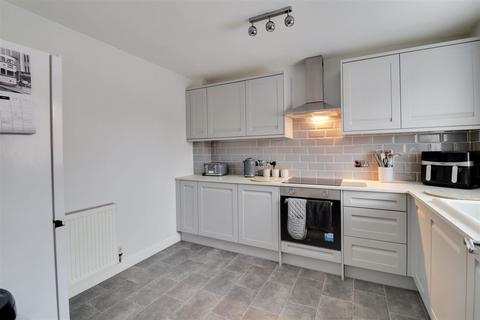 4 bedroom terraced house for sale, Greenacre Close, Sheffield, S12