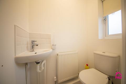 3 bedroom detached house to rent, Rosemary Drive, Newton-Le-Willows, WA12