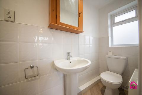 3 bedroom detached house to rent, Rosemary Drive, Newton-Le-Willows, WA12