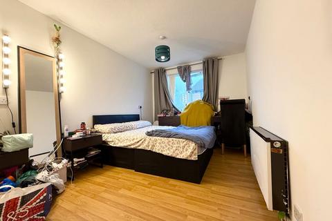 2 bedroom apartment for sale, Deanery Close, London N2
