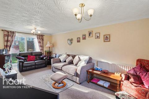 3 bedroom end of terrace house for sale, Sycamore Road, Burton-On-Trent