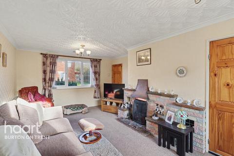 3 bedroom end of terrace house for sale, Sycamore Road, Burton-On-Trent