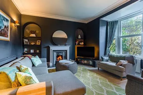 4 bedroom terraced house for sale