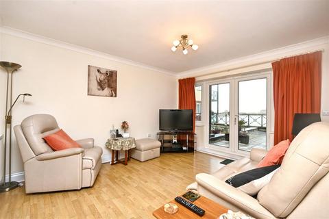 2 bedroom flat for sale, Macquarie Quay, Eastbourne