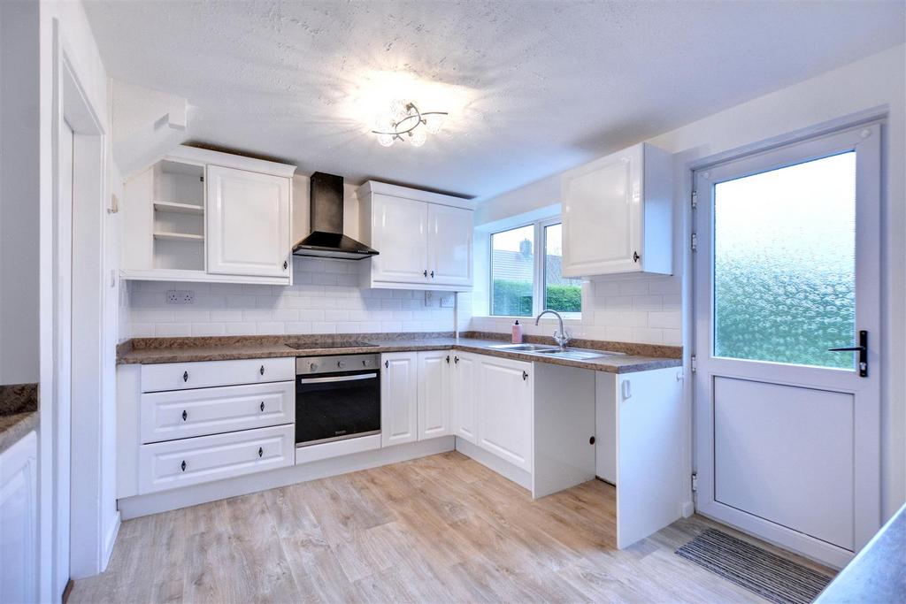 Kitchen 1.jpeg