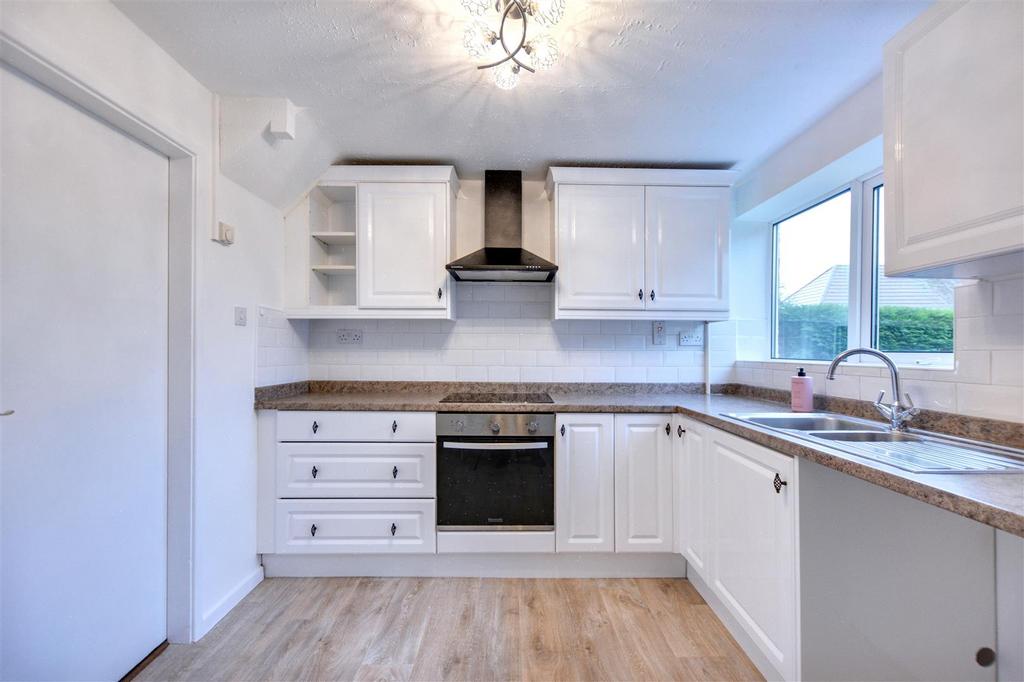 Kitchen 2.jpeg
