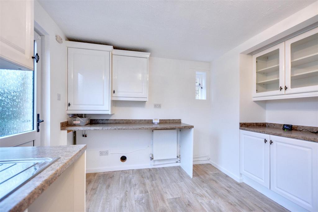 Kitchen 3.jpeg