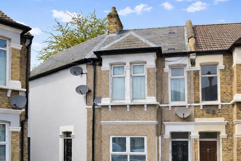 2 bedroom flat to rent, Chandler Avenue, London