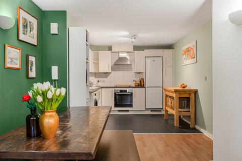 3 bedroom apartment for sale, Martello Street, London, E8